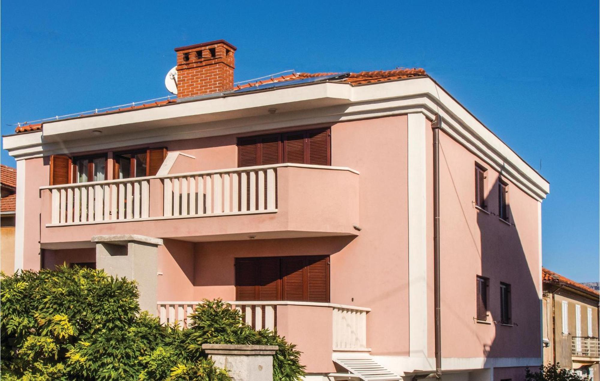 Lovely Apartment In Split With Wifi Exterior photo